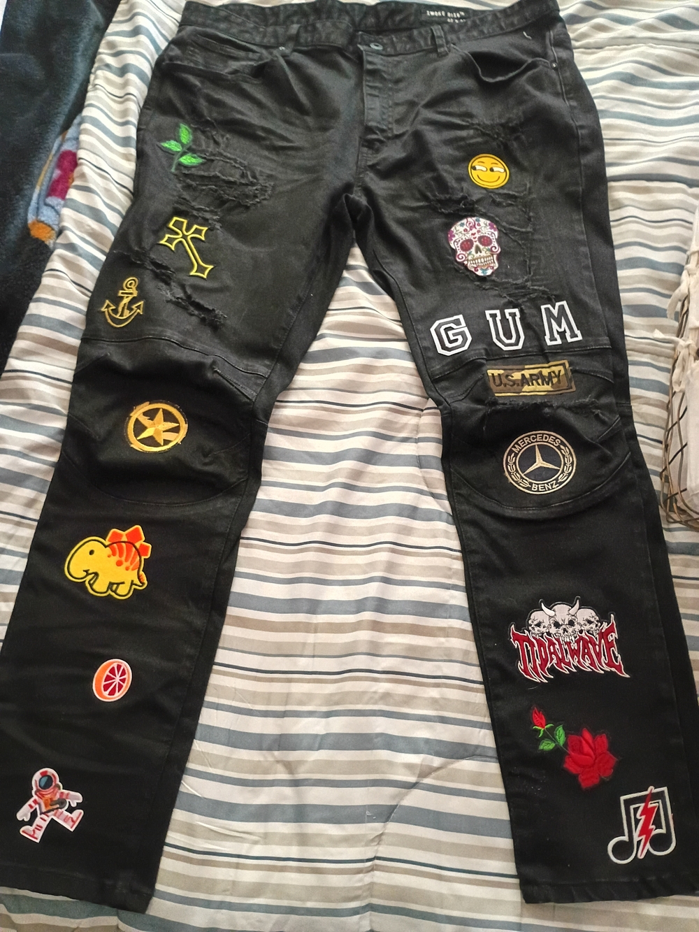 Slim Straight Black Patchwork Jeans with Embroidered Patches